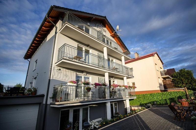 Pokoje Goscinne Hafen Guesthouse - Władysławowo エクステリア 写真